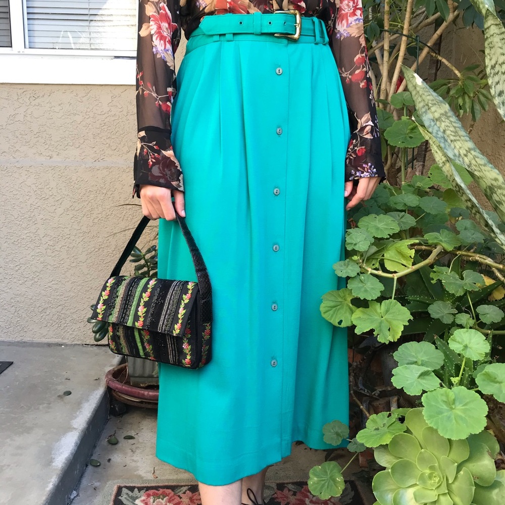Vintage emerald green high waisted skirt with belt and pockets